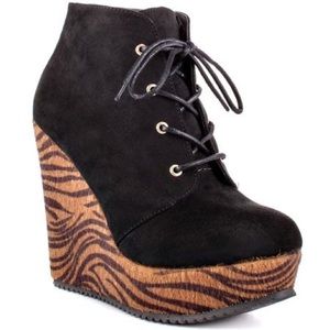 G by Guess Platform Wedge Animal Black Booties 8.5